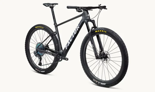 Factor Lando HT Naked Carbon kompletan bicikl