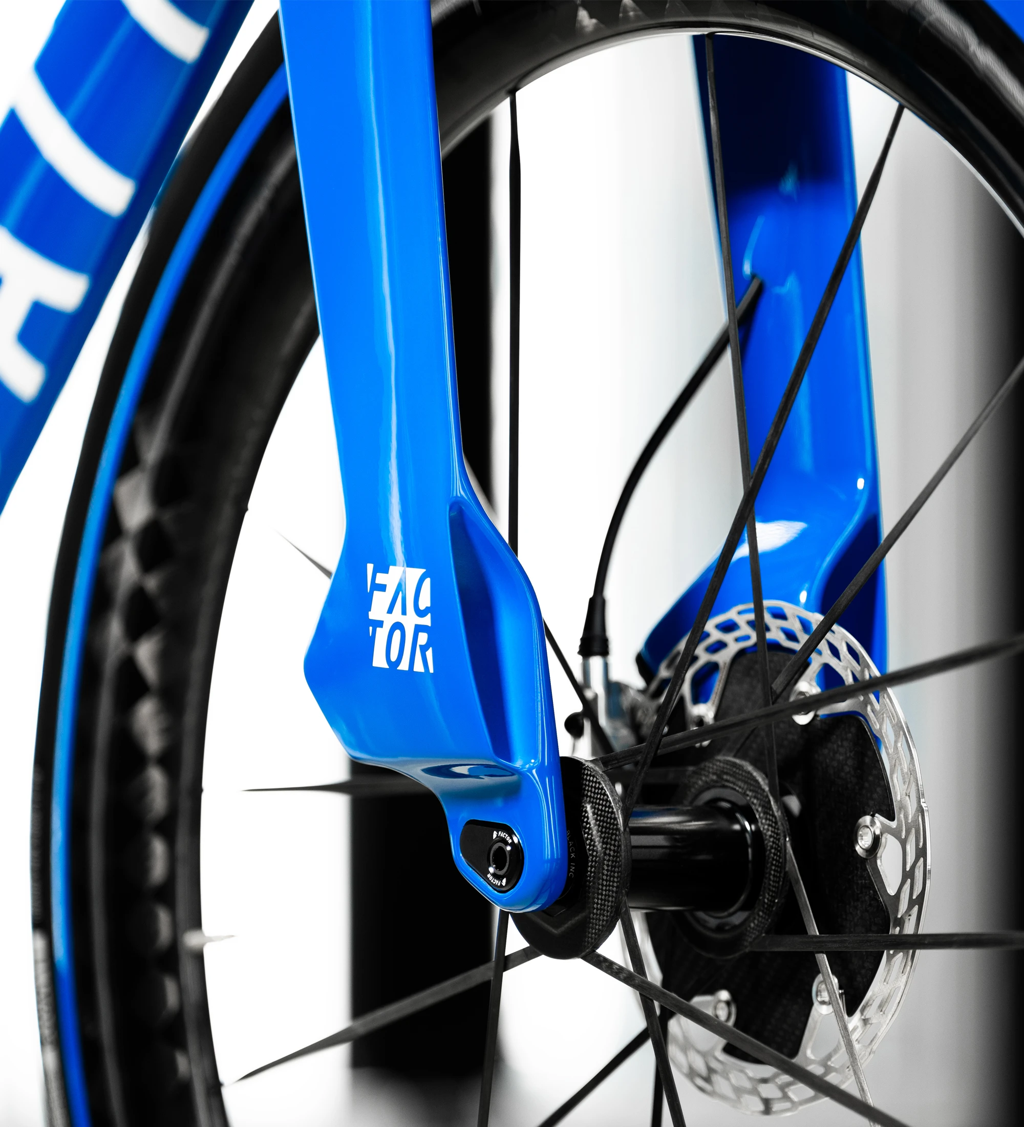 Factor Bugatti Factor ONE - Izvan UCI okvira